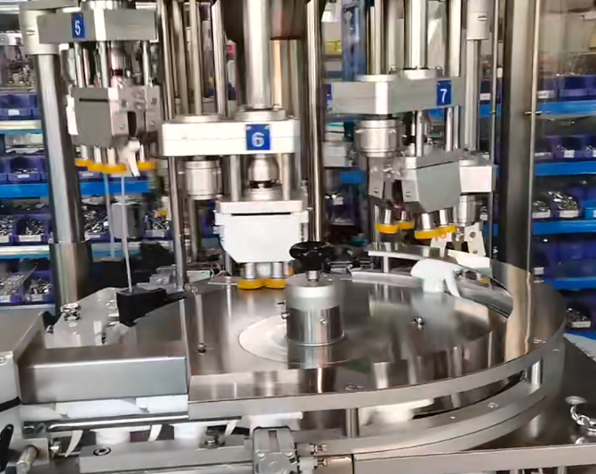Servo Type Capping Machine