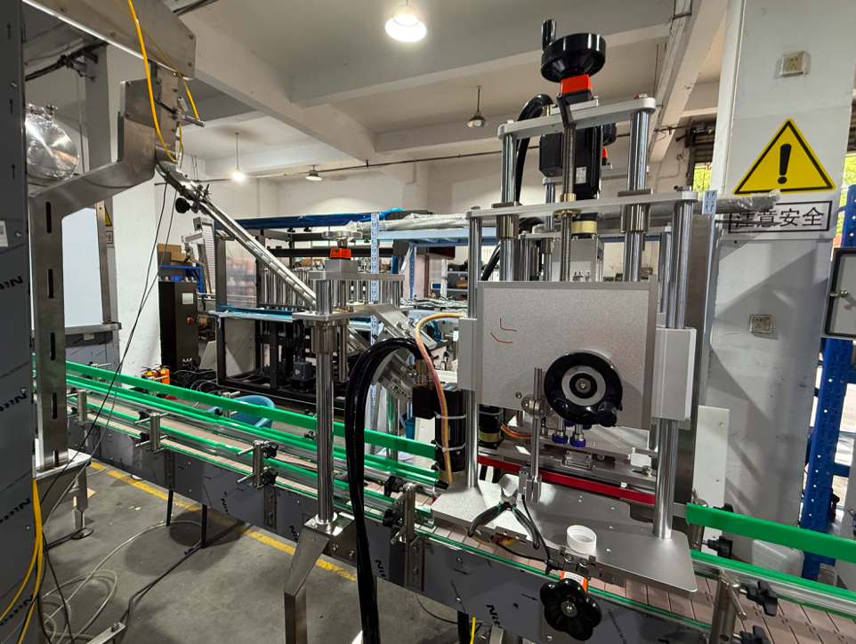 Servo Type Capping Machine