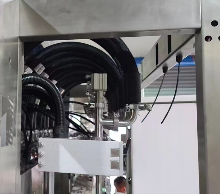 Rotary Type Filling Machine For Liquid/Paste